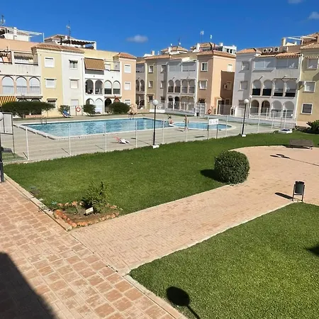 Seaside With Pool & Balcony Apartamento